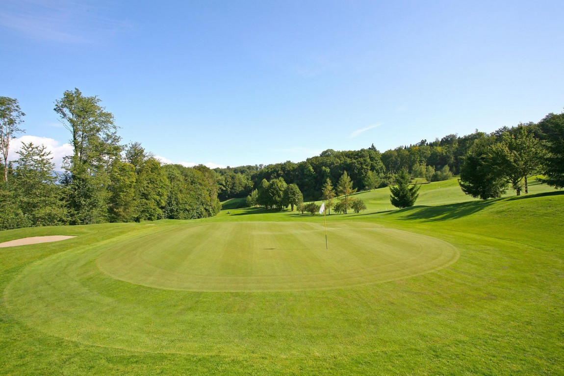 Green et bunker du Golf Club Domaine du Brésil